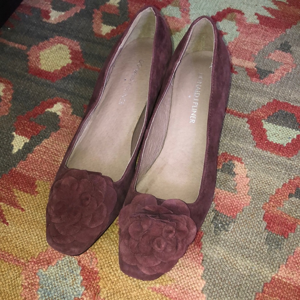 Donald Pliner - Flower Accent Heels